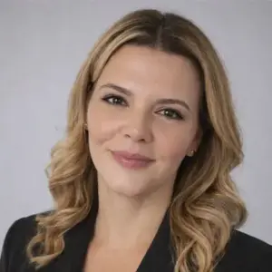 Cláudia Alves